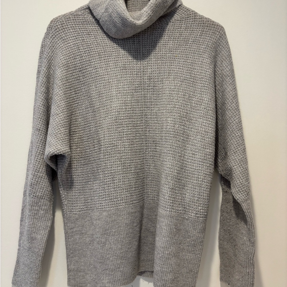 Express Heather Gray Knit Sweater